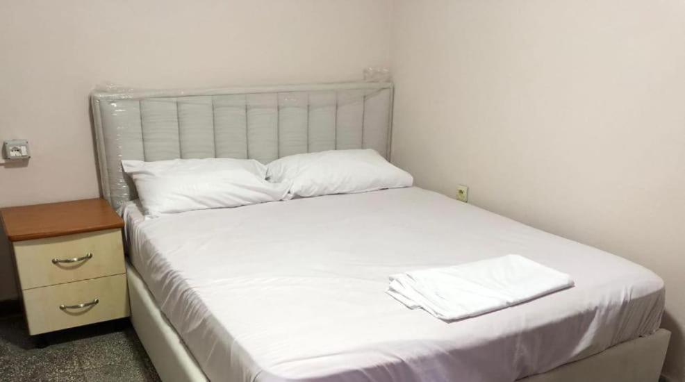 Royal Hostel ติรานา ภายนอก รูปภาพ